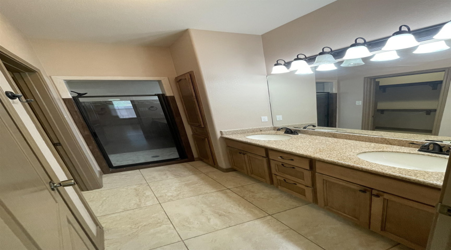 2314 Leo Reyes Ct, Laredo, Texas 78041, 3 Bedrooms Bedrooms, 6 Rooms Rooms,2 BathroomsBathrooms,Residential,For Rent,2314 Leo Reyes Ct,20264028