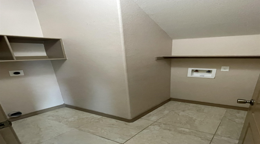2314 Leo Reyes Ct, Laredo, Texas 78041, 3 Bedrooms Bedrooms, 6 Rooms Rooms,2 BathroomsBathrooms,Residential,For Rent,2314 Leo Reyes Ct,20264028