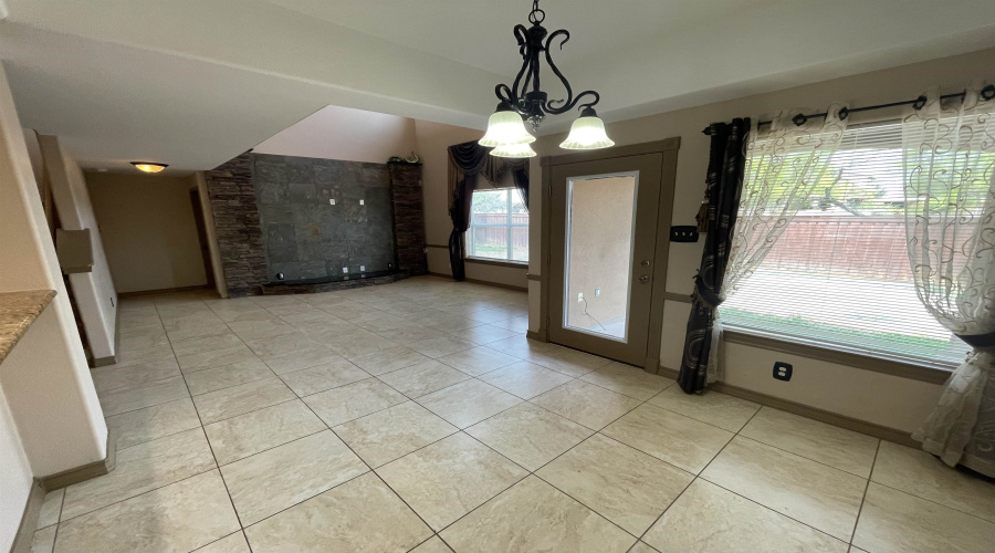 2314 Leo Reyes Ct, Laredo, Texas 78041, 3 Bedrooms Bedrooms, 6 Rooms Rooms,2 BathroomsBathrooms,Residential,For Rent,2314 Leo Reyes Ct,20264028