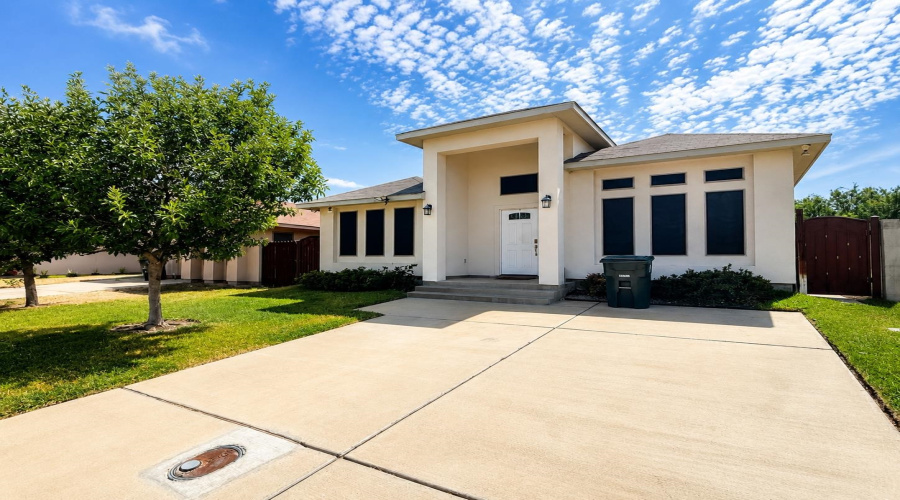 3715 Jose C Santos Dr, LAREDO, Texas 78046, 3 Bedrooms Bedrooms, 5 Rooms Rooms,2 BathroomsBathrooms,Residential,For Sale,3715 Jose C Santos Dr,20264029