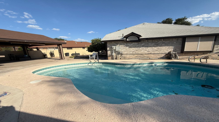 9638 Mallard Lp, Laredo, Texas 78045, 3 Bedrooms Bedrooms, 4 Rooms Rooms,2 BathroomsBathrooms,Residential,For Sale,9638 Mallard Lp,20264031