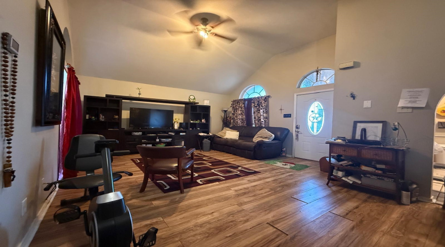 9638 Mallard Lp, Laredo, Texas 78045, 3 Bedrooms Bedrooms, 4 Rooms Rooms,2 BathroomsBathrooms,Residential,For Sale,9638 Mallard Lp,20264031