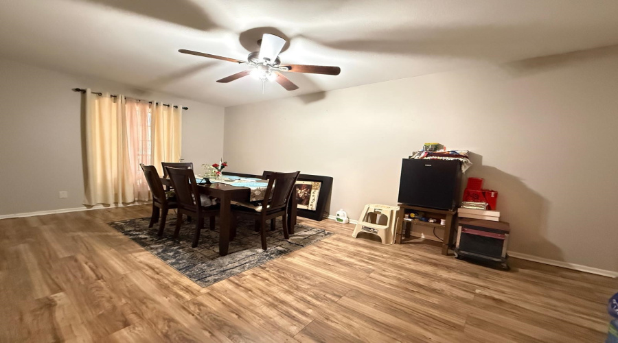 9638 Mallard Lp, Laredo, Texas 78045, 3 Bedrooms Bedrooms, 4 Rooms Rooms,2 BathroomsBathrooms,Residential,For Sale,9638 Mallard Lp,20264031
