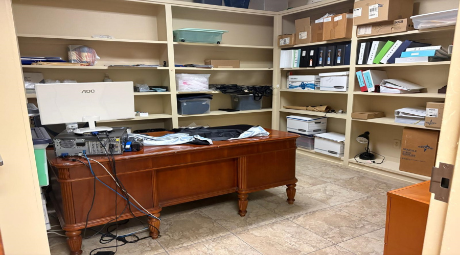 7917 McPherson Rd, LAREDO, Texas 78041-3576, 11 Rooms Rooms,2 BathroomsBathrooms,Commercial retail/office,For Sale,7917 McPherson Rd,20264033