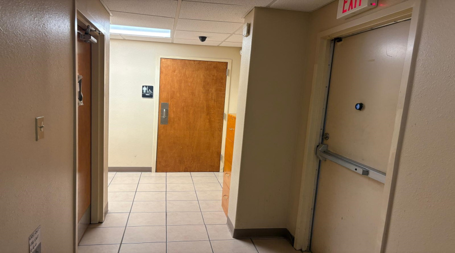 7917 McPherson Rd, LAREDO, Texas 78041-3576, 11 Rooms Rooms,2 BathroomsBathrooms,Commercial retail/office,For Sale,7917 McPherson Rd,20264033