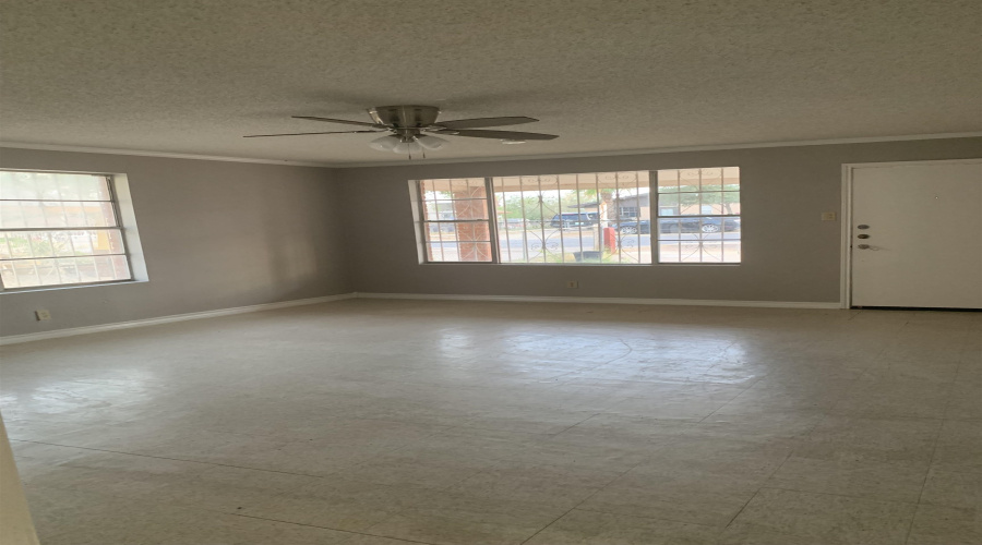 3413 Pine St, Laredo, Texas 78046, 3 Bedrooms Bedrooms, 5 Rooms Rooms,2 BathroomsBathrooms,Residential,For Rent,3413 Pine St,20264036