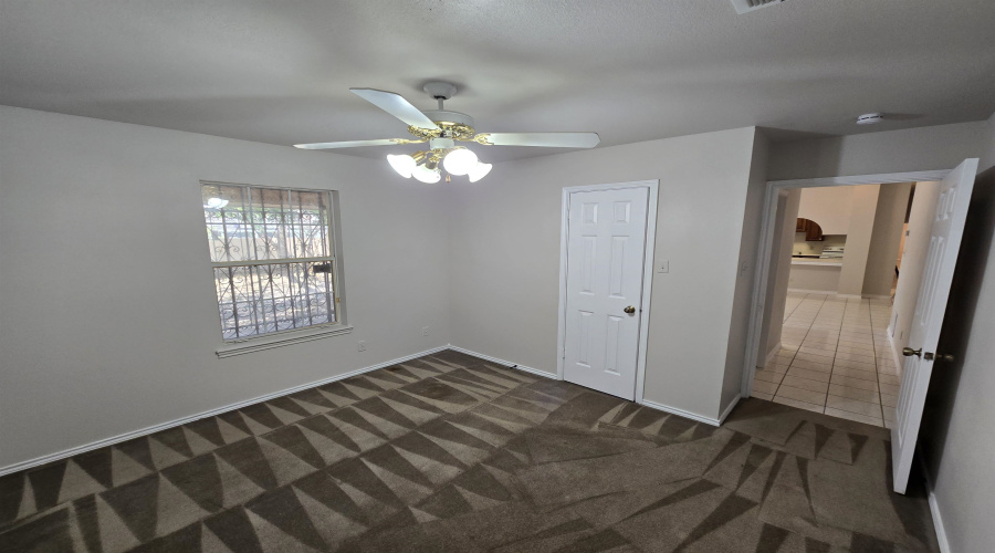8802 Crossview Lp, Laredo, Texas 78045, 4 Bedrooms Bedrooms, 6 Rooms Rooms,3 BathroomsBathrooms,Residential,For Rent,8802 Crossview Lp,20264037