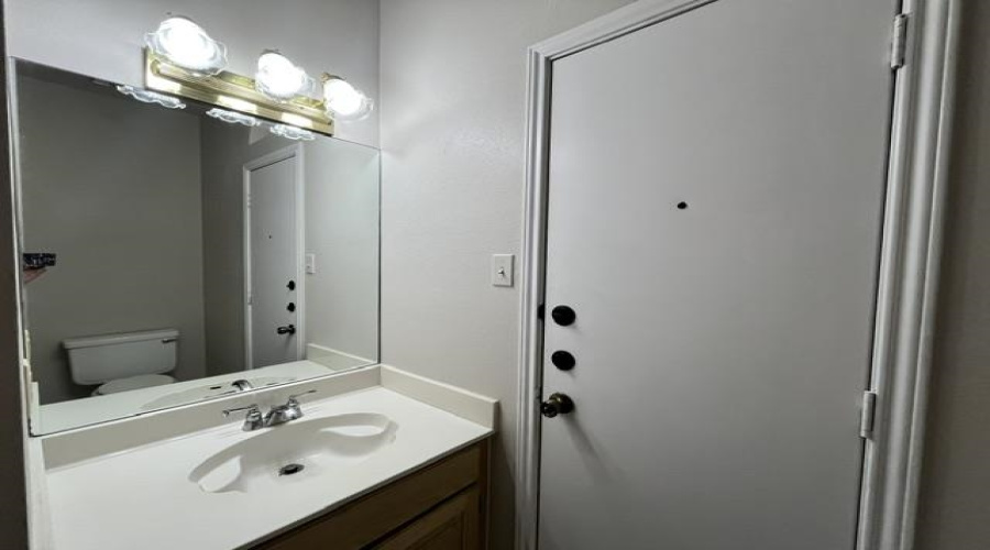 8802 Crossview Lp, Laredo, Texas 78045, 4 Bedrooms Bedrooms, 6 Rooms Rooms,3 BathroomsBathrooms,Residential,For Rent,8802 Crossview Lp,20264037