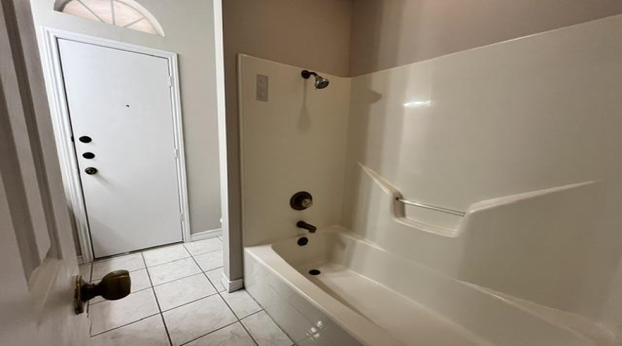 8802 Crossview Lp, Laredo, Texas 78045, 4 Bedrooms Bedrooms, 6 Rooms Rooms,3 BathroomsBathrooms,Residential,For Rent,8802 Crossview Lp,20264037