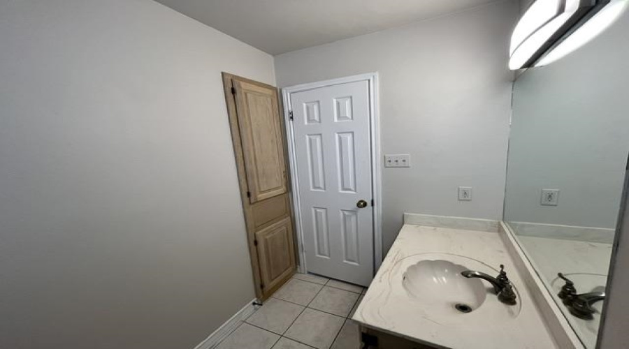 8802 Crossview Lp, Laredo, Texas 78045, 4 Bedrooms Bedrooms, 6 Rooms Rooms,3 BathroomsBathrooms,Residential,For Rent,8802 Crossview Lp,20264037