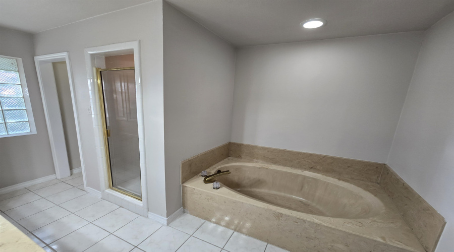 8802 Crossview Lp, Laredo, Texas 78045, 4 Bedrooms Bedrooms, 6 Rooms Rooms,3 BathroomsBathrooms,Residential,For Rent,8802 Crossview Lp,20264037