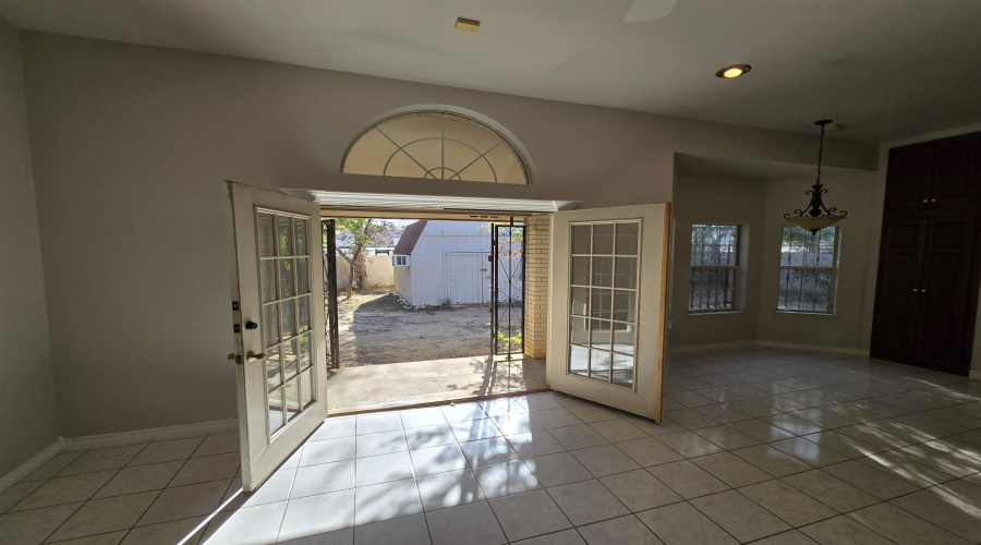8802 Crossview Lp, Laredo, Texas 78045, 4 Bedrooms Bedrooms, 6 Rooms Rooms,3 BathroomsBathrooms,Residential,For Rent,8802 Crossview Lp,20264037