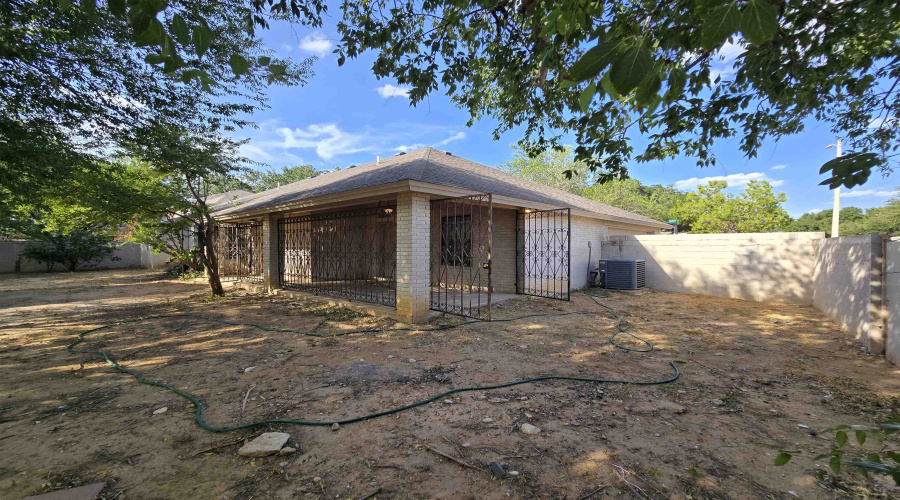 8802 Crossview Lp, Laredo, Texas 78045, 4 Bedrooms Bedrooms, 6 Rooms Rooms,3 BathroomsBathrooms,Residential,For Rent,8802 Crossview Lp,20264037