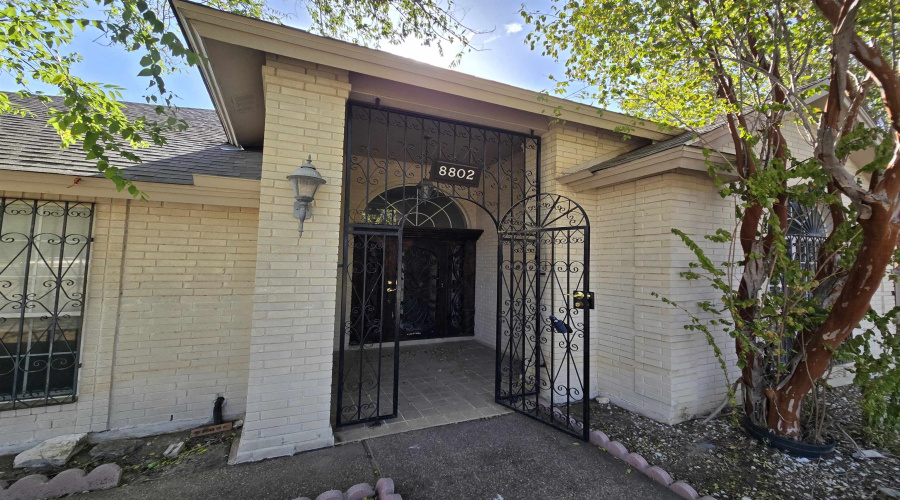 8802 Crossview Lp, Laredo, Texas 78045, 4 Bedrooms Bedrooms, 6 Rooms Rooms,3 BathroomsBathrooms,Residential,For Rent,8802 Crossview Lp,20264037
