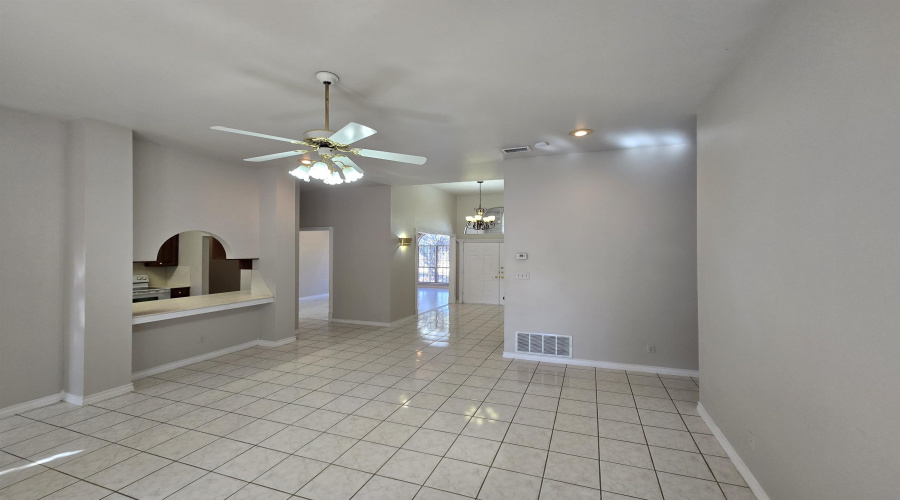 8802 Crossview Lp, Laredo, Texas 78045, 4 Bedrooms Bedrooms, 6 Rooms Rooms,3 BathroomsBathrooms,Residential,For Rent,8802 Crossview Lp,20264037
