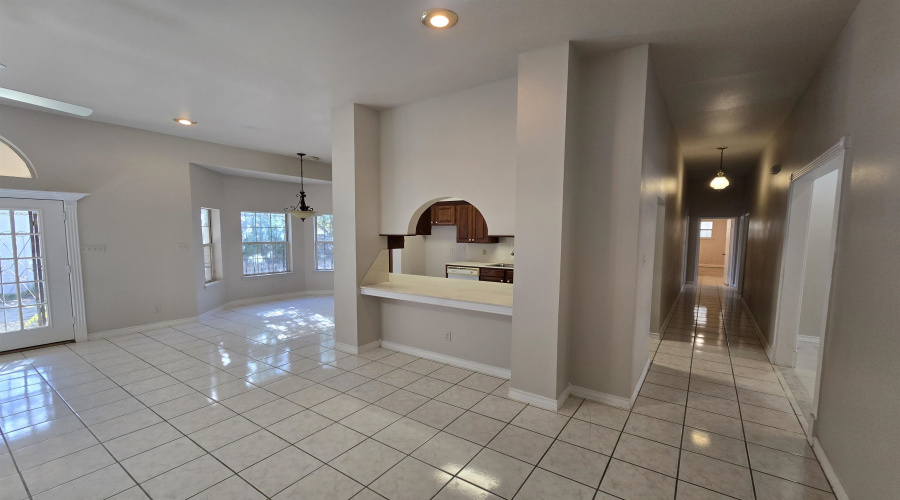 8802 Crossview Lp, Laredo, Texas 78045, 4 Bedrooms Bedrooms, 6 Rooms Rooms,3 BathroomsBathrooms,Residential,For Rent,8802 Crossview Lp,20264037