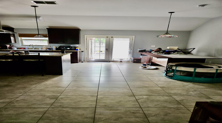 11 Bedford Dr, Laredo, Texas 78045, 3 Bedrooms Bedrooms, 5 Rooms Rooms,2 BathroomsBathrooms,Residential,For Sale,11 Bedford Dr,20263479