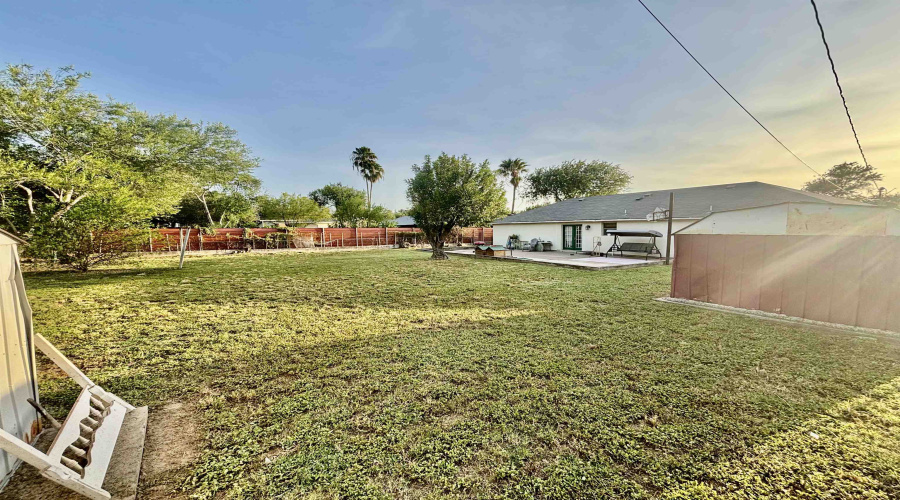 11 Bedford Dr, Laredo, Texas 78045, 3 Bedrooms Bedrooms, 5 Rooms Rooms,2 BathroomsBathrooms,Residential,For Sale,11 Bedford Dr,20263479