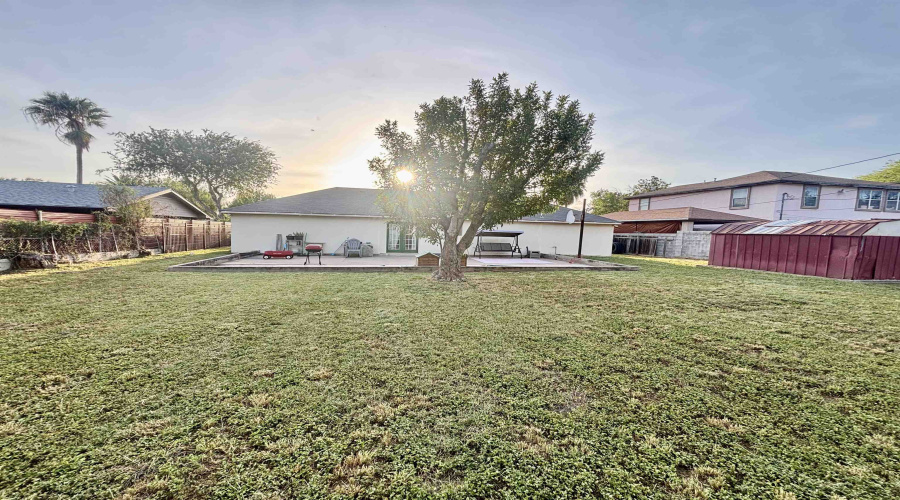 11 Bedford Dr, Laredo, Texas 78045, 3 Bedrooms Bedrooms, 5 Rooms Rooms,2 BathroomsBathrooms,Residential,For Sale,11 Bedford Dr,20263479