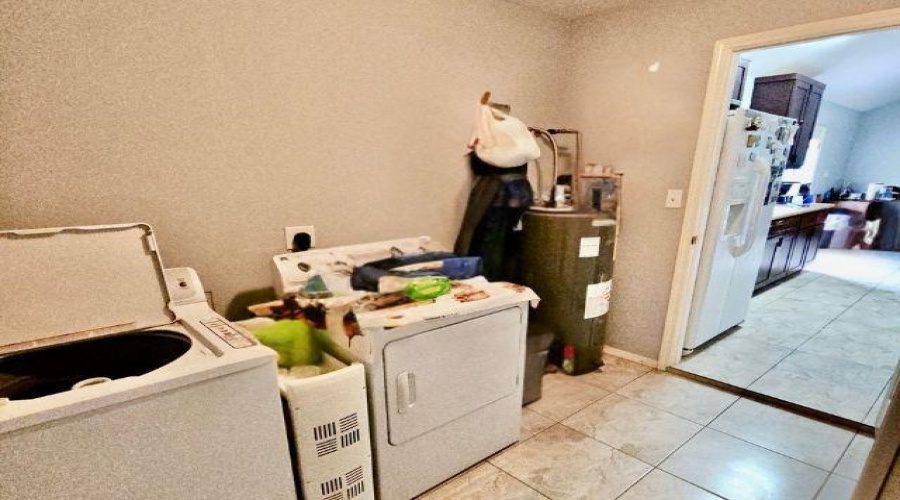 11 Bedford Dr, Laredo, Texas 78045, 3 Bedrooms Bedrooms, 5 Rooms Rooms,2 BathroomsBathrooms,Residential,For Sale,11 Bedford Dr,20263479