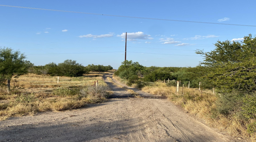 2818 Ranch Rd, San Ygnacio, Texas 78067, ,Land,For Sale,2818 Ranch Rd,20264045