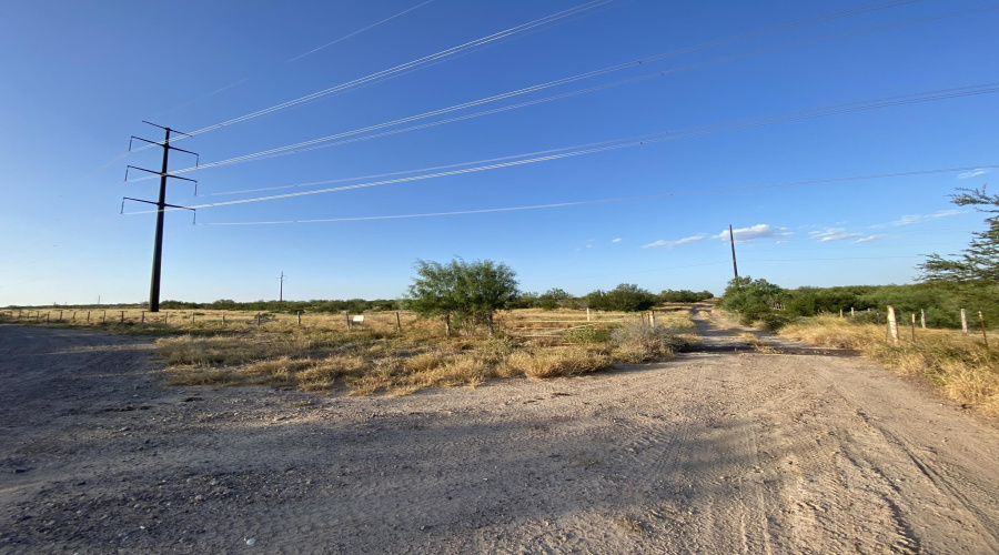 2818 Ranch Rd, San Ygnacio, Texas 78067, ,Land,For Sale,2818 Ranch Rd,20264045