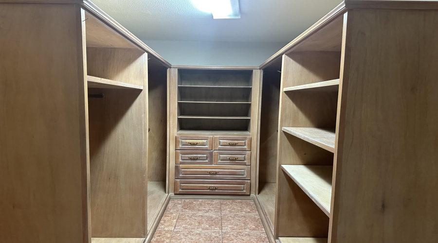 9019 Siller Lp, Laredo, Texas 78045, 3 Bedrooms Bedrooms, 7 Rooms Rooms,2 BathroomsBathrooms,Residential,For Rent,9019 Siller Lp,20264038
