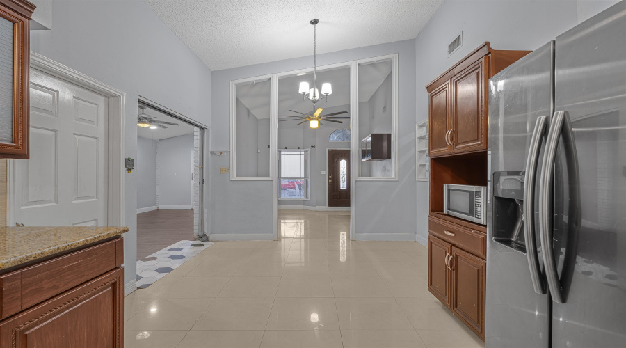 5802 Gale Ct, Laredo, Texas 78041, 3 Bedrooms Bedrooms, 6 Rooms Rooms,3 BathroomsBathrooms,Residential,For Sale,5802 Gale Ct,20264039