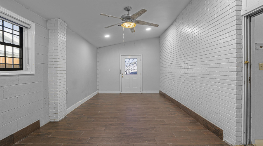 5802 Gale Ct, Laredo, Texas 78041, 3 Bedrooms Bedrooms, 6 Rooms Rooms,3 BathroomsBathrooms,Residential,For Sale,5802 Gale Ct,20264039