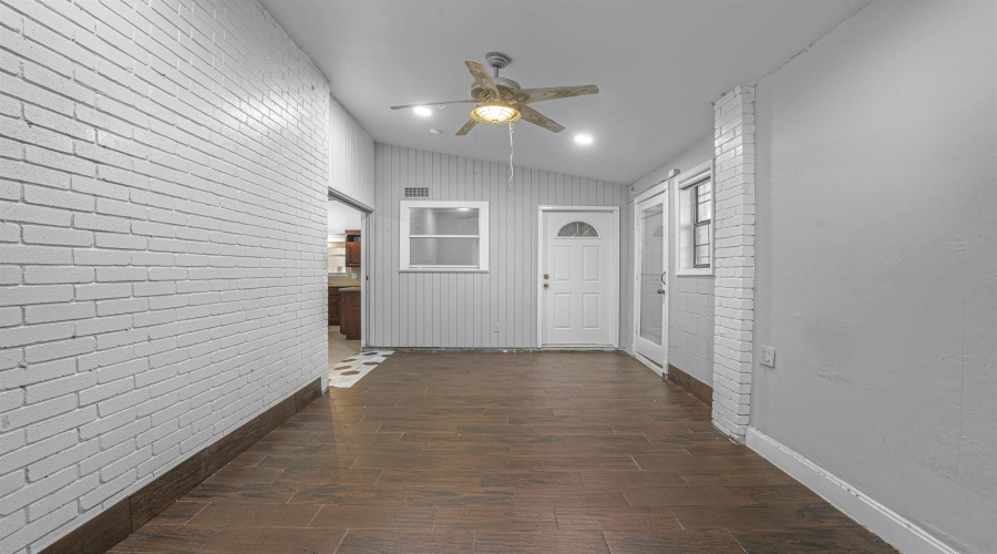 5802 Gale Ct, Laredo, Texas 78041, 3 Bedrooms Bedrooms, 6 Rooms Rooms,3 BathroomsBathrooms,Residential,For Sale,5802 Gale Ct,20264039