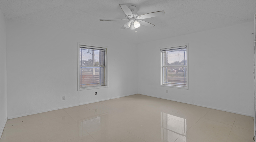 5802 Gale Ct, Laredo, Texas 78041, 3 Bedrooms Bedrooms, 6 Rooms Rooms,3 BathroomsBathrooms,Residential,For Sale,5802 Gale Ct,20264039
