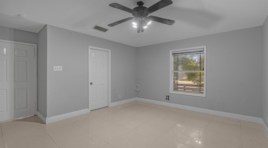 5802 Gale Ct, Laredo, Texas 78041, 3 Bedrooms Bedrooms, 6 Rooms Rooms,3 BathroomsBathrooms,Residential,For Sale,5802 Gale Ct,20264039