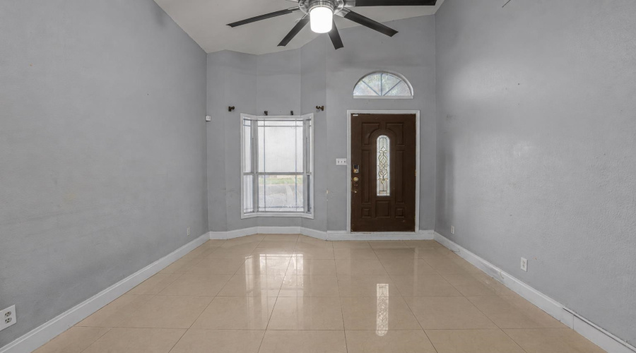 5802 Gale Ct, Laredo, Texas 78041, 3 Bedrooms Bedrooms, 6 Rooms Rooms,3 BathroomsBathrooms,Residential,For Sale,5802 Gale Ct,20264039
