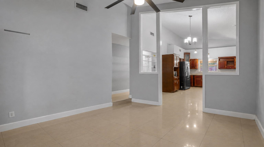 5802 Gale Ct, Laredo, Texas 78041, 3 Bedrooms Bedrooms, 6 Rooms Rooms,3 BathroomsBathrooms,Residential,For Sale,5802 Gale Ct,20264039