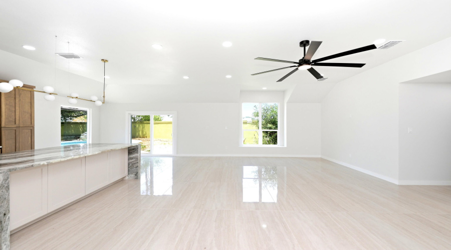 1622 Eagle Trace Dr, Laredo, Texas 78045, 4 Bedrooms Bedrooms, 5 Rooms Rooms,3 BathroomsBathrooms,Residential,For Rent,1622 Eagle Trace Dr,20264040