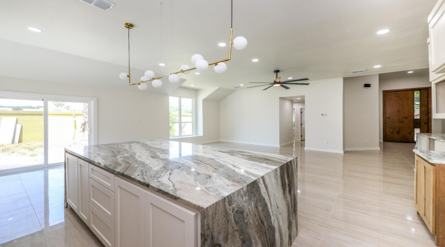 1622 Eagle Trace Dr, Laredo, Texas 78045, 4 Bedrooms Bedrooms, 5 Rooms Rooms,3 BathroomsBathrooms,Residential,For Rent,1622 Eagle Trace Dr,20264040