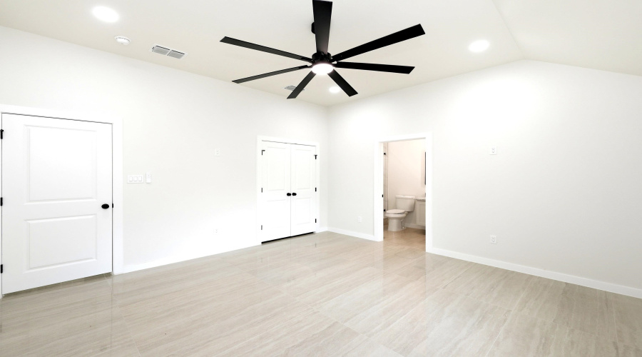 1622 Eagle Trace Dr, Laredo, Texas 78045, 4 Bedrooms Bedrooms, 5 Rooms Rooms,3 BathroomsBathrooms,Residential,For Rent,1622 Eagle Trace Dr,20264040