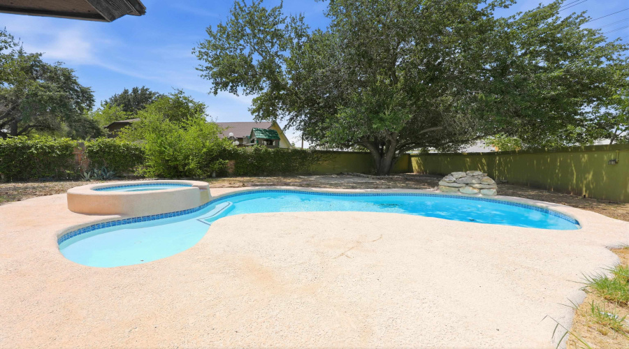 1622 Eagle Trace Dr, Laredo, Texas 78045, 4 Bedrooms Bedrooms, 5 Rooms Rooms,3 BathroomsBathrooms,Residential,For Rent,1622 Eagle Trace Dr,20264040