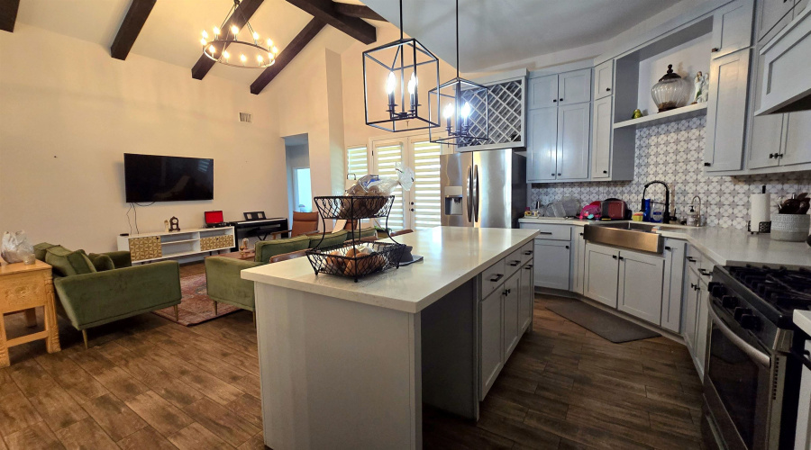 2413 Ken Kesey Dr., Laredo, Texas 78041, 4 Bedrooms Bedrooms, 5 Rooms Rooms,3 BathroomsBathrooms,Residential,For Sale,2413 Ken Kesey Dr.,20264041