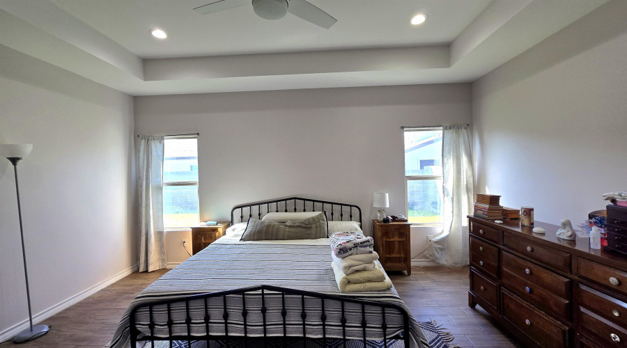 2413 Ken Kesey Dr., Laredo, Texas 78041, 4 Bedrooms Bedrooms, 5 Rooms Rooms,3 BathroomsBathrooms,Residential,For Sale,2413 Ken Kesey Dr.,20264041