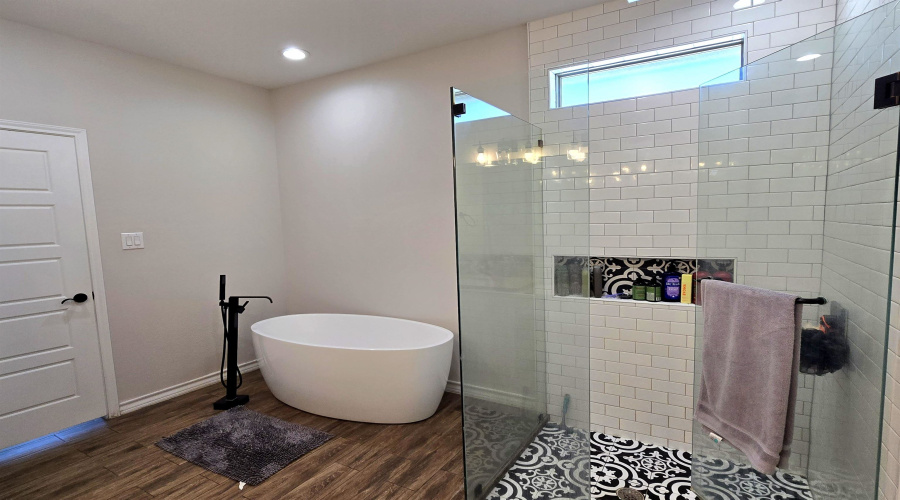2413 Ken Kesey Dr., Laredo, Texas 78041, 4 Bedrooms Bedrooms, 5 Rooms Rooms,3 BathroomsBathrooms,Residential,For Sale,2413 Ken Kesey Dr.,20264041