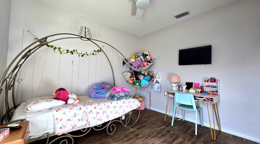 2413 Ken Kesey Dr., Laredo, Texas 78041, 4 Bedrooms Bedrooms, 5 Rooms Rooms,3 BathroomsBathrooms,Residential,For Sale,2413 Ken Kesey Dr.,20264041