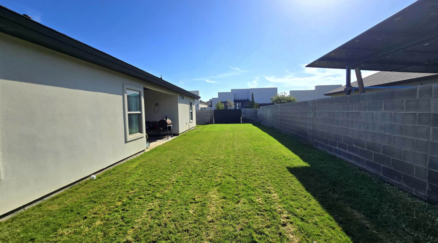 2413 Ken Kesey Dr., Laredo, Texas 78041, 4 Bedrooms Bedrooms, 5 Rooms Rooms,3 BathroomsBathrooms,Residential,For Sale,2413 Ken Kesey Dr.,20264041