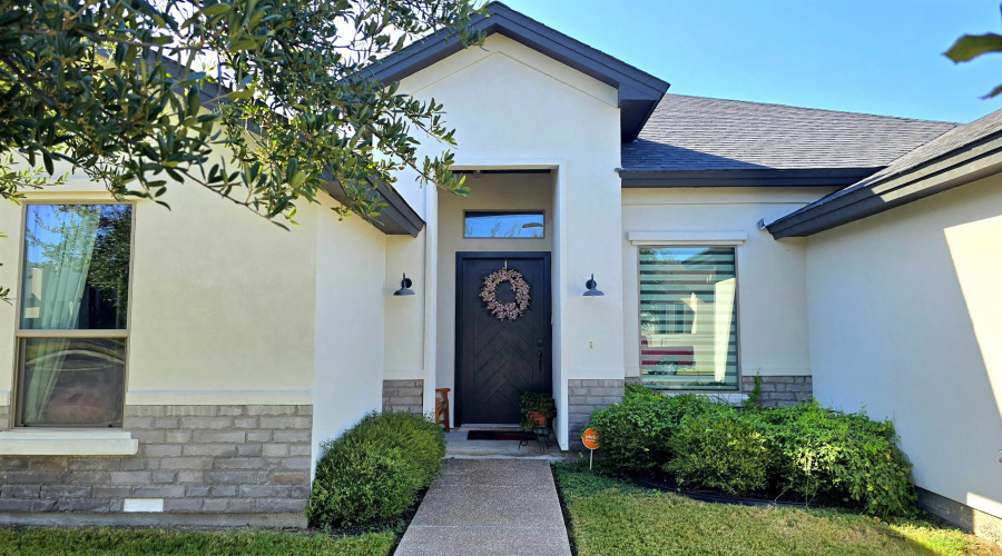 2413 Ken Kesey Dr., Laredo, Texas 78041, 4 Bedrooms Bedrooms, 5 Rooms Rooms,3 BathroomsBathrooms,Residential,For Sale,2413 Ken Kesey Dr.,20264041