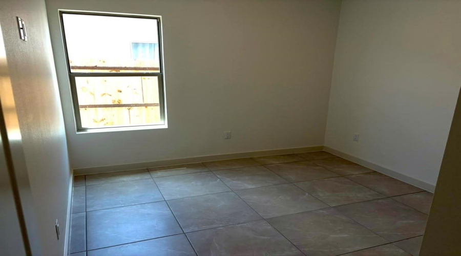 1709 Lomas Del Sur Blvd., laredo, Texas 78046, 3 Bedrooms Bedrooms, 5 Rooms Rooms,2 BathroomsBathrooms,Residential,For Sale,1709 Lomas Del Sur Blvd.,20264042