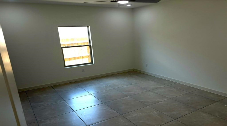 1709 Lomas Del Sur Blvd., laredo, Texas 78046, 3 Bedrooms Bedrooms, 5 Rooms Rooms,2 BathroomsBathrooms,Residential,For Sale,1709 Lomas Del Sur Blvd.,20264042