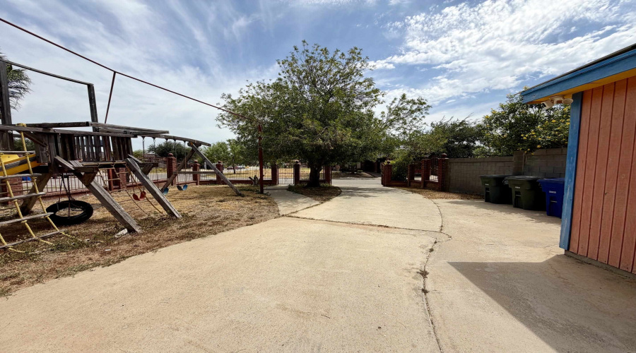 440 General Franco Dr, Laredo, Texas 78046, 3 Bedrooms Bedrooms, 8 Rooms Rooms,4 BathroomsBathrooms,Residential,For Sale,440 General Franco Dr,20264049