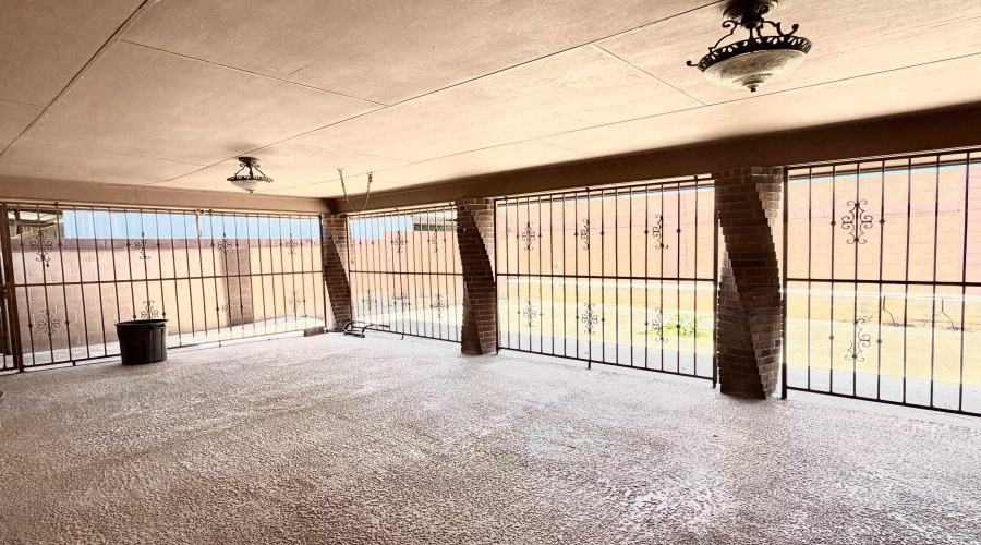440 General Franco Dr, Laredo, Texas 78046, 3 Bedrooms Bedrooms, 8 Rooms Rooms,4 BathroomsBathrooms,Residential,For Sale,440 General Franco Dr,20264049