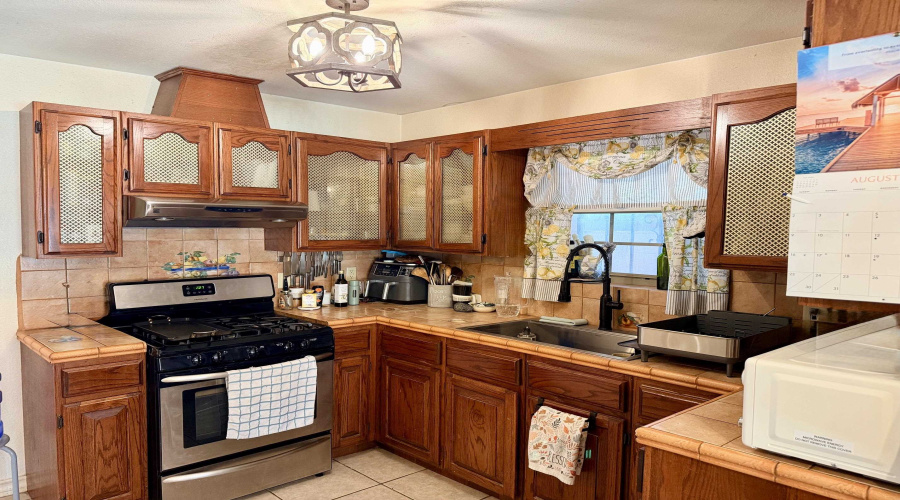 440 General Franco Dr, Laredo, Texas 78046, 3 Bedrooms Bedrooms, 8 Rooms Rooms,4 BathroomsBathrooms,Residential,For Sale,440 General Franco Dr,20264049