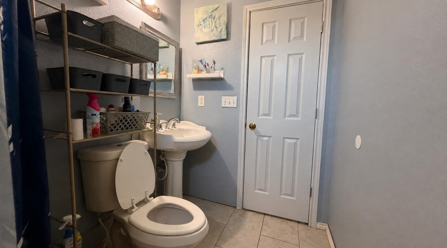 2905 Coventry Dr., Laredo, Texas 78046, 1 Bedroom Bedrooms, 3 Rooms Rooms,1 BathroomBathrooms,Residential,For Sale,2905 Coventry Dr.,20264054